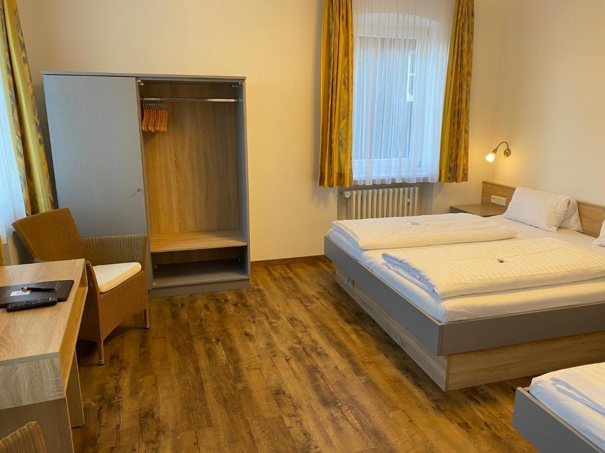 Hotel Gasthof Zum Storch Schlüsselfeld Екстериор снимка