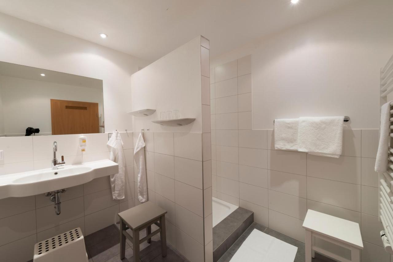 Hotel Gasthof Zum Storch Schlüsselfeld Екстериор снимка