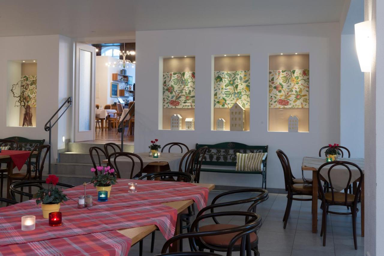 Hotel Gasthof Zum Storch Schlüsselfeld Екстериор снимка