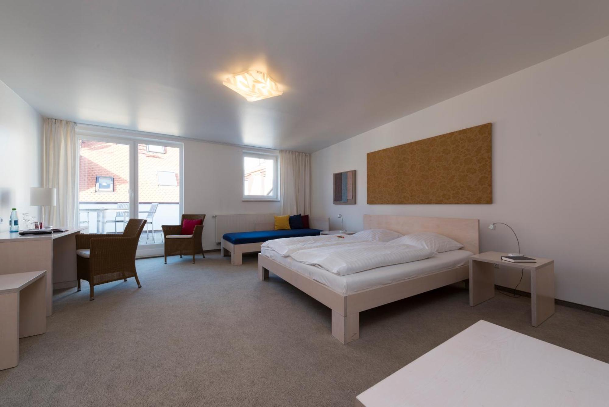 Hotel Gasthof Zum Storch Schlüsselfeld Екстериор снимка