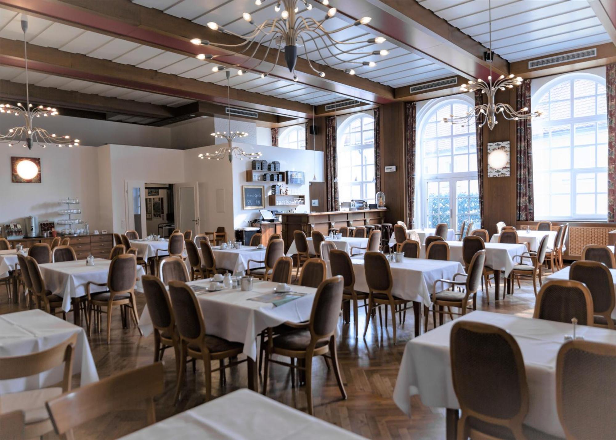 Hotel Gasthof Zum Storch Schlüsselfeld Екстериор снимка