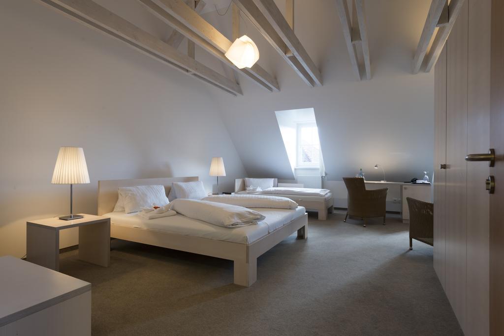 Hotel Gasthof Zum Storch Schlüsselfeld Екстериор снимка