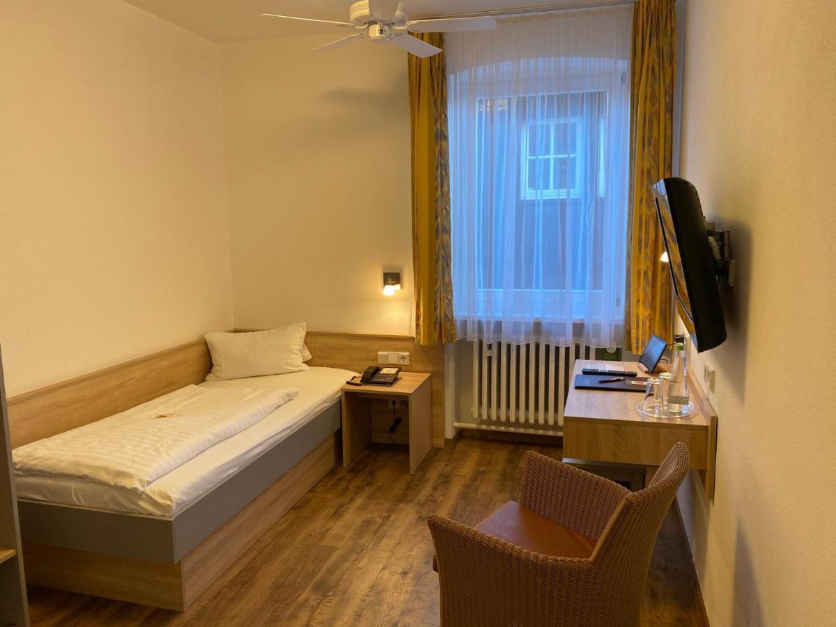 Hotel Gasthof Zum Storch Schlüsselfeld Екстериор снимка